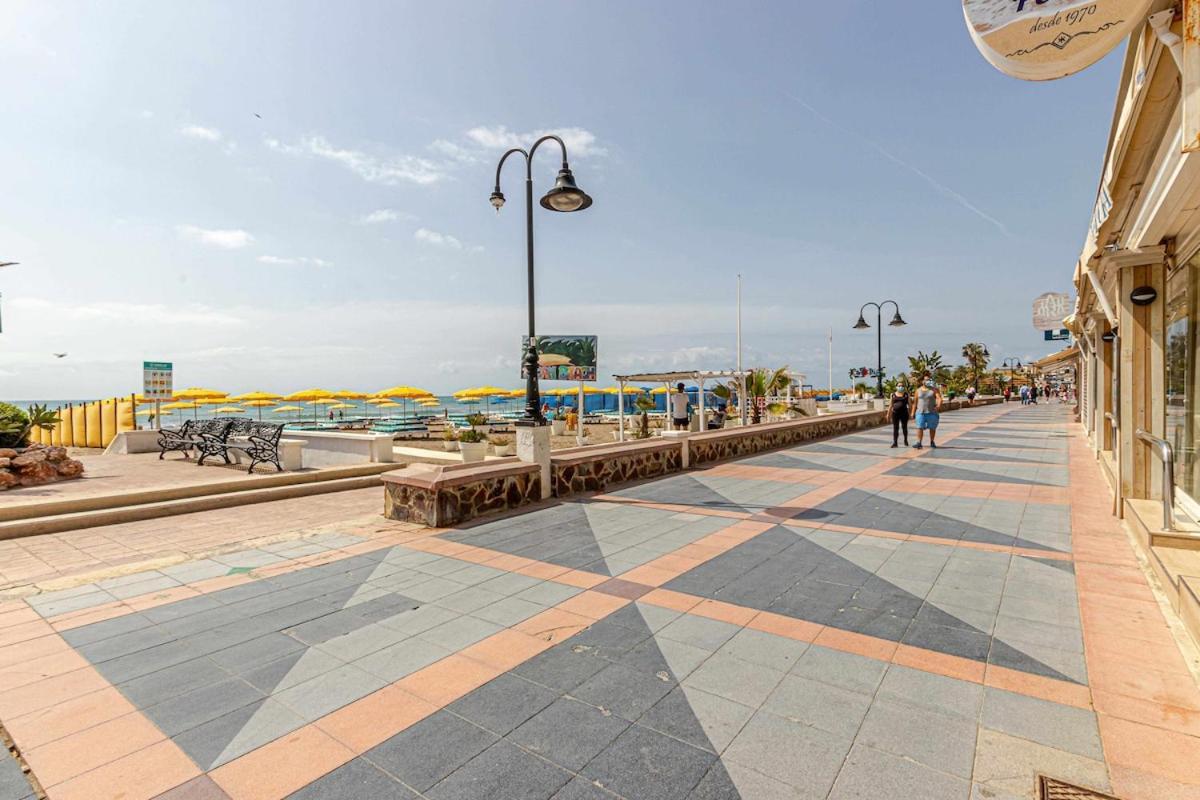 797 Holiday Rentals- Duplex Para 7 En La Carihuela A 1 Min De La Playa Torremolinos Exterior foto